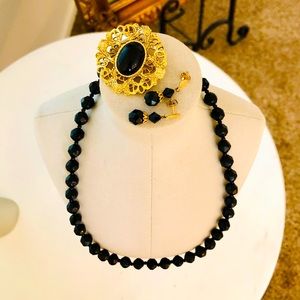 Vintage Black Jewelry Necklace Brooch Earrings 🖤
